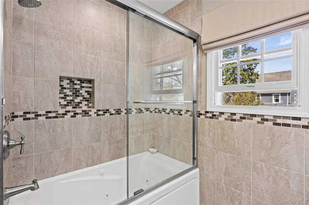 416 Argyle Road Mineola NY 11501
