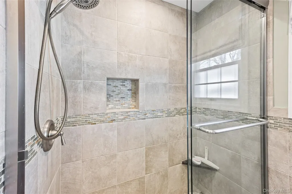 416 Argyle Road Mineola NY 11501