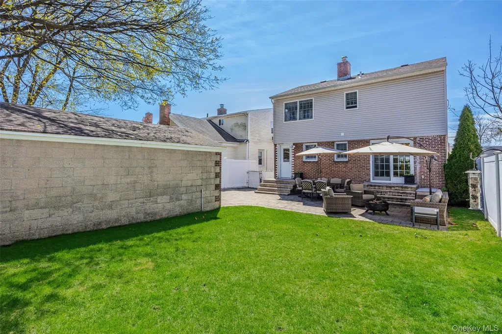 416 Argyle Road Mineola NY 11501