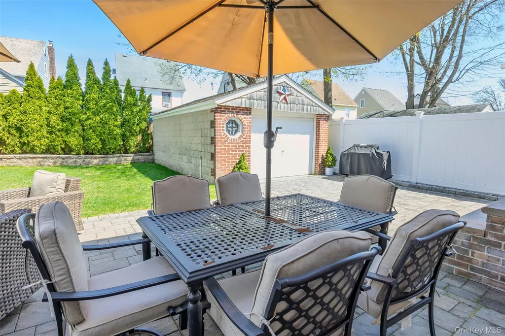 416 Argyle Road Mineola NY 11501
