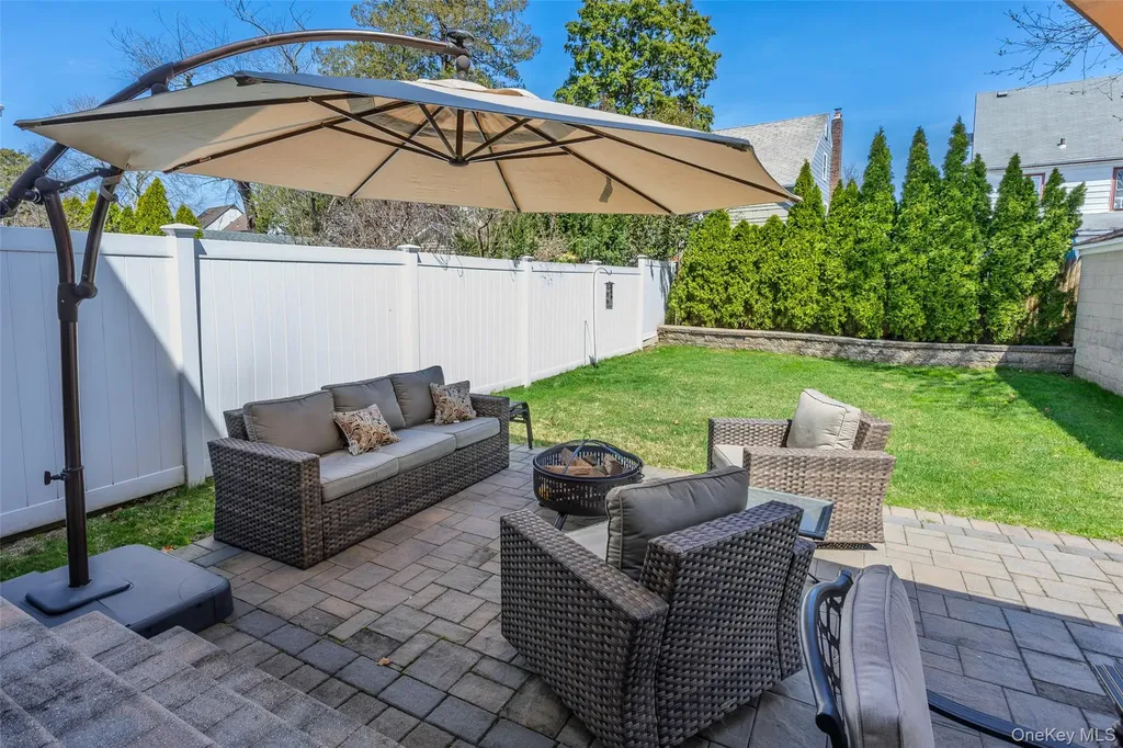 416 Argyle Road Mineola NY 11501