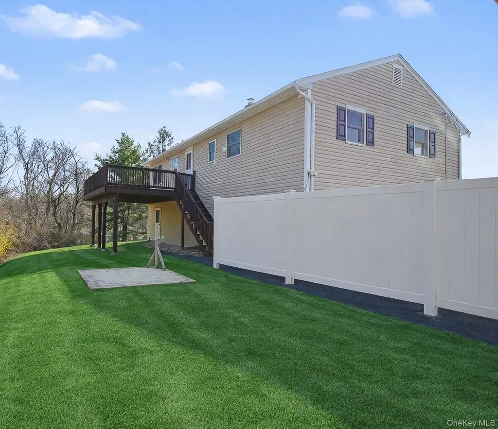 11 Richard Road Mahopac NY 10541