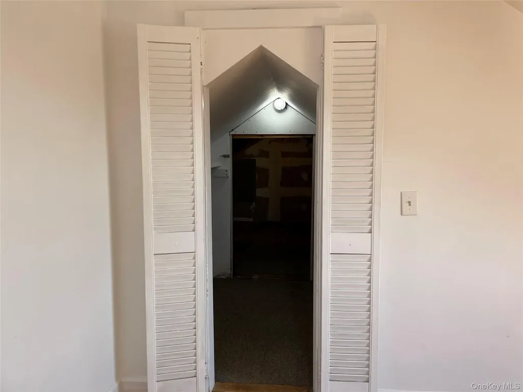 10 Mckinley Lindenhurst NY 11757