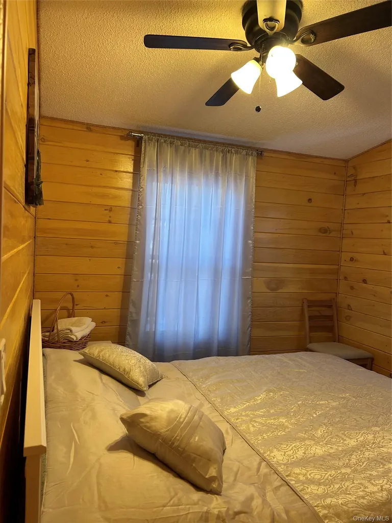 68 Oxford Circle Neversink NY 12759