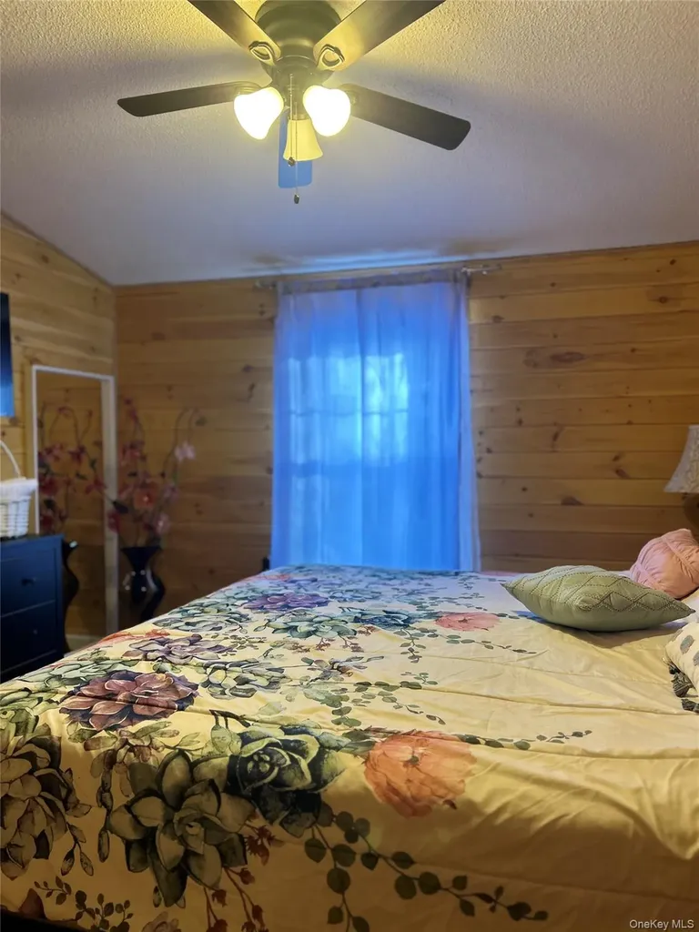 68 Oxford Circle Neversink NY 12759