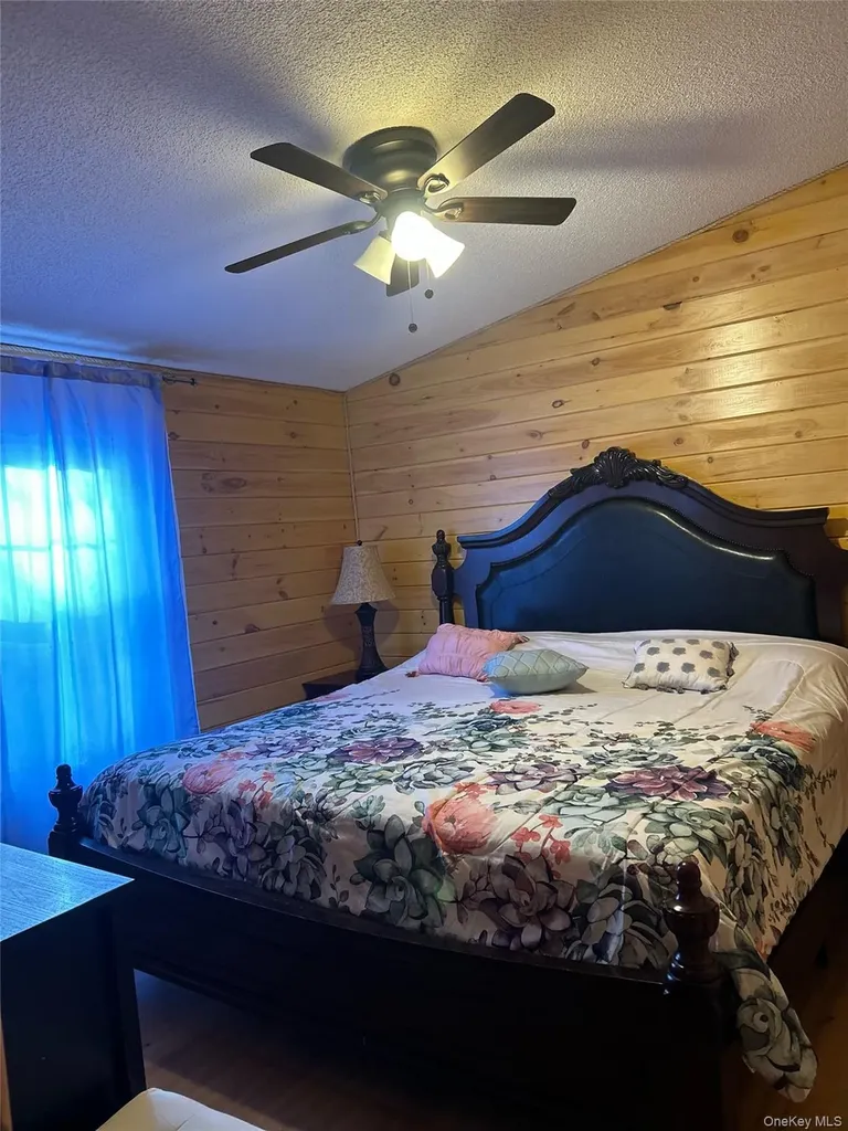 68 Oxford Circle Neversink NY 12759