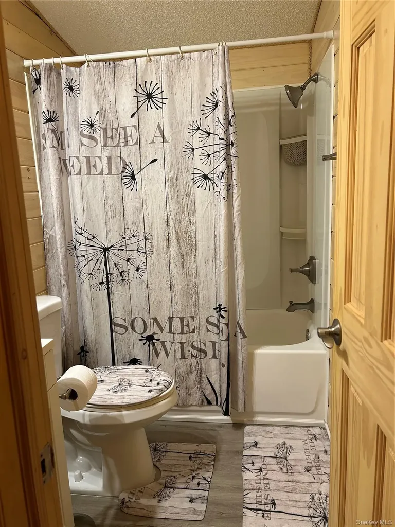 68 Oxford Circle Neversink NY 12759