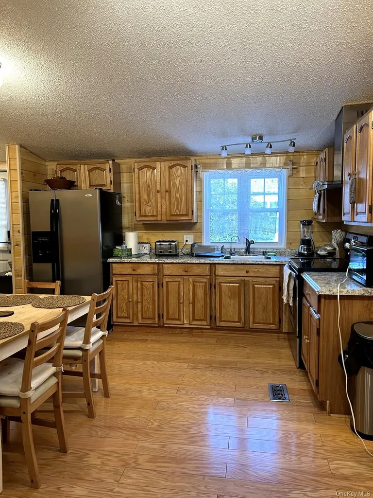 68 Oxford Circle Neversink NY 12759