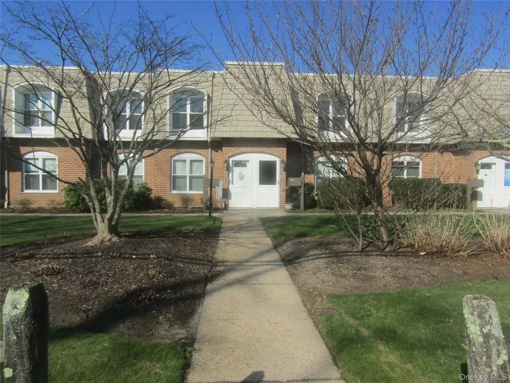 175 Main Avenue Wheatley Heights NY 11798