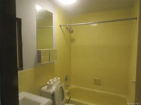 175 Main Avenue Wheatley Heights NY 11798
