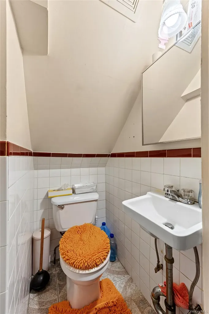 596 E 52nd Street Brooklyn NY 11203