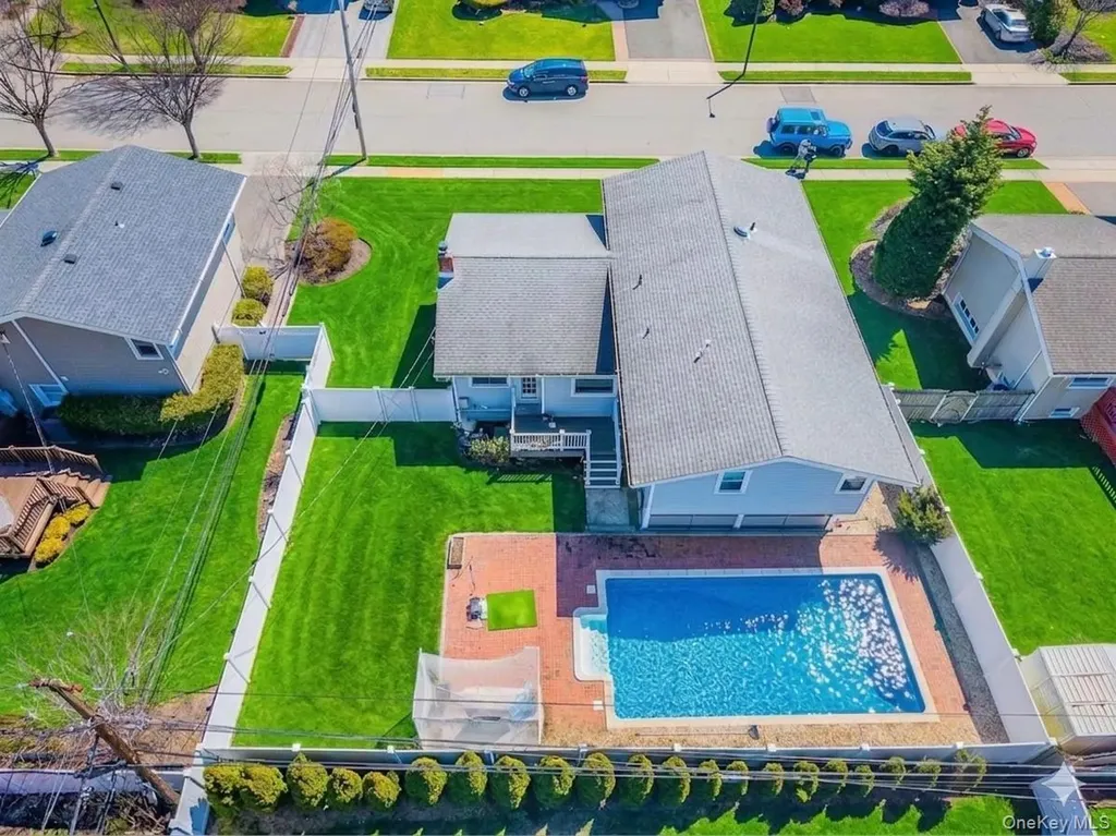 47 Favorite Lane Jericho NY 11753