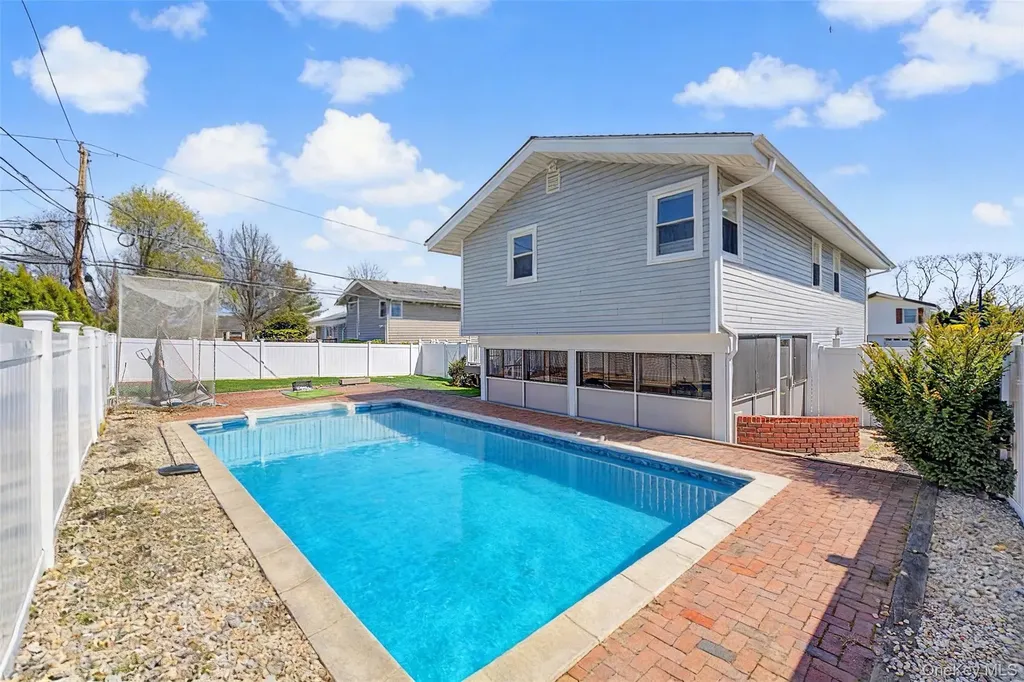 47 Favorite Lane Jericho NY 11753