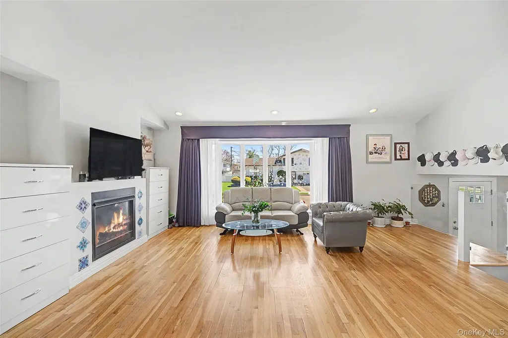 47 Favorite Lane Jericho NY 11753