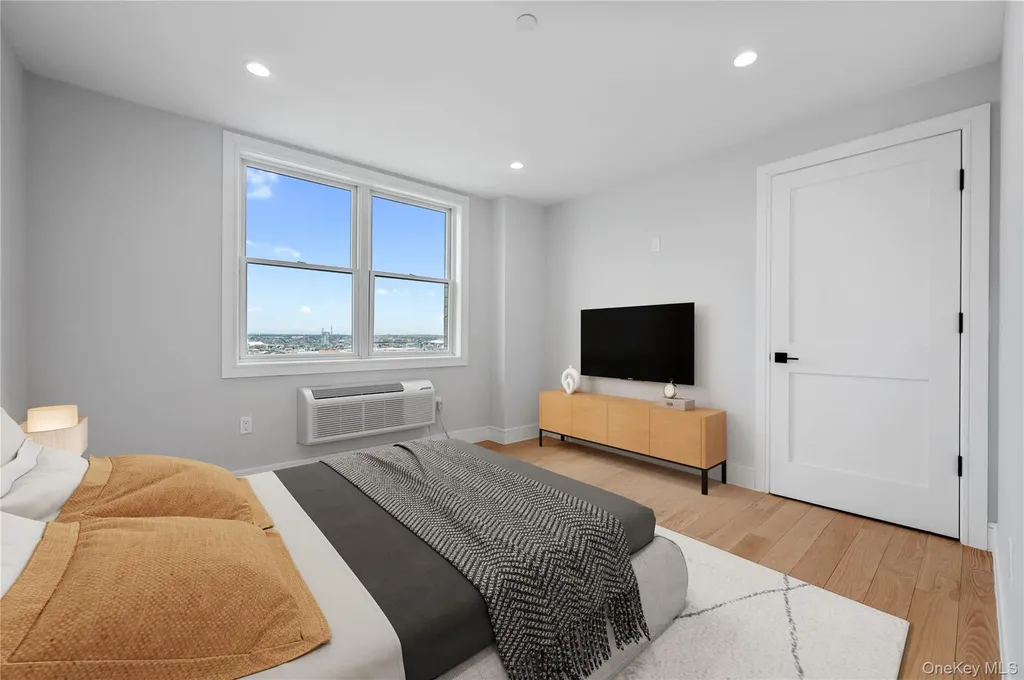 50 W Broadway Long Beach NY 11561