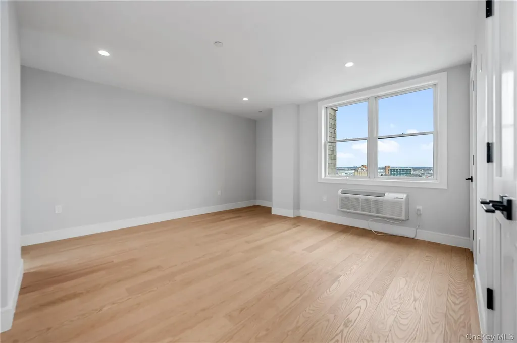 50 W Broadway Long Beach NY 11561