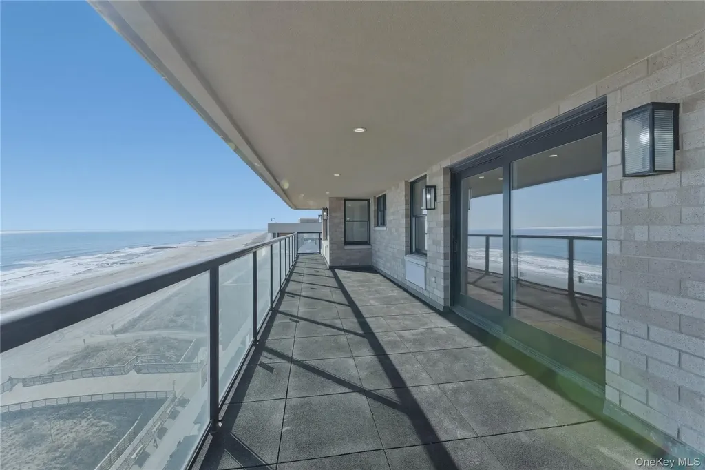 50 W Broadway Long Beach NY 11561