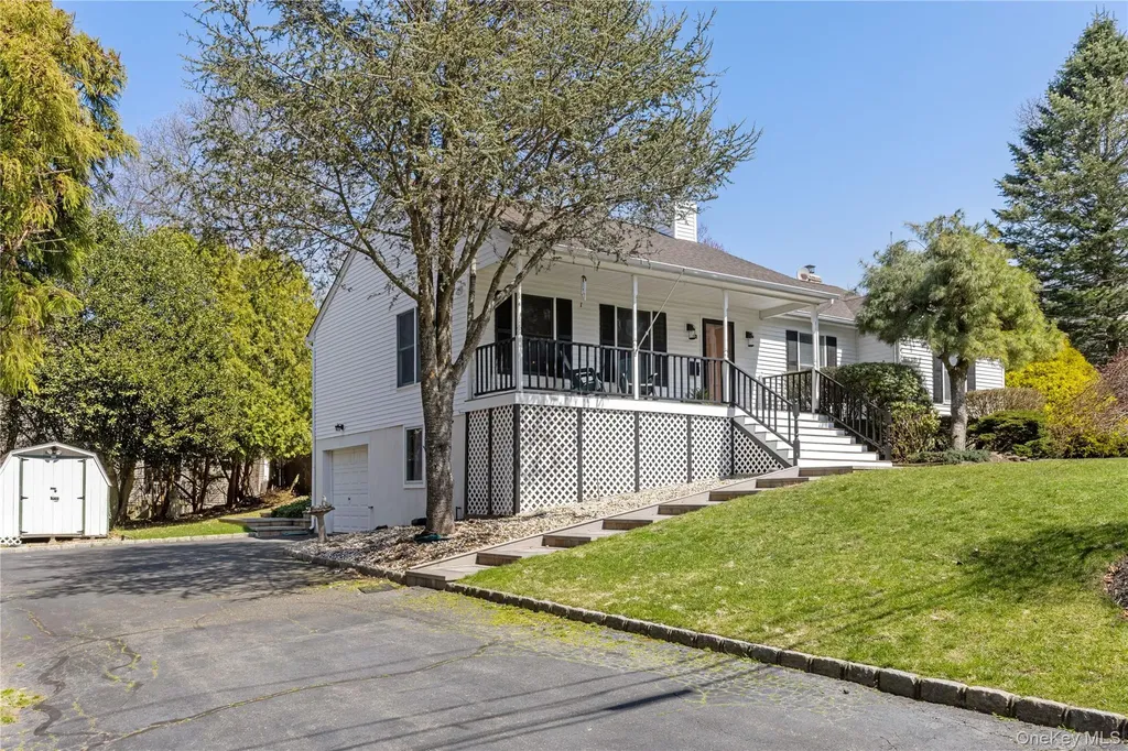 52 Summit Drive Baiting Hollow NY 11933
