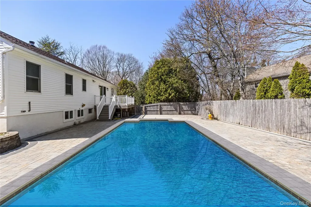 52 Summit Drive Baiting Hollow NY 11933