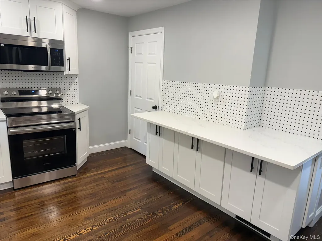 2288 River Road Calverton NY 11933