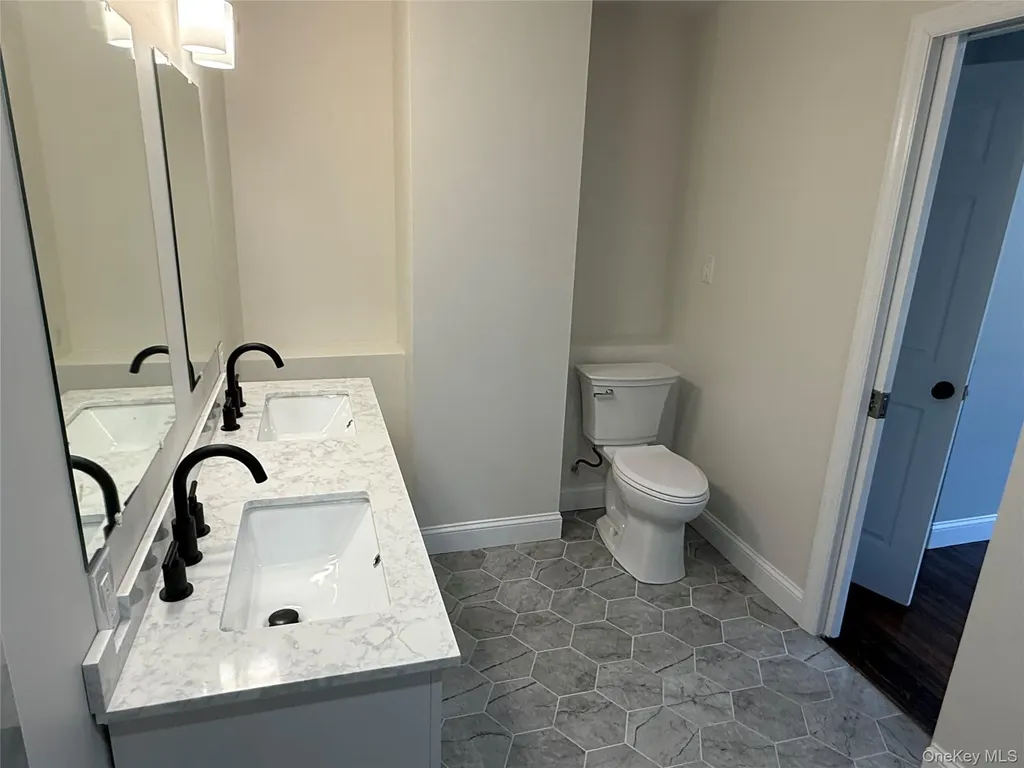 2288 River Road Calverton NY 11933
