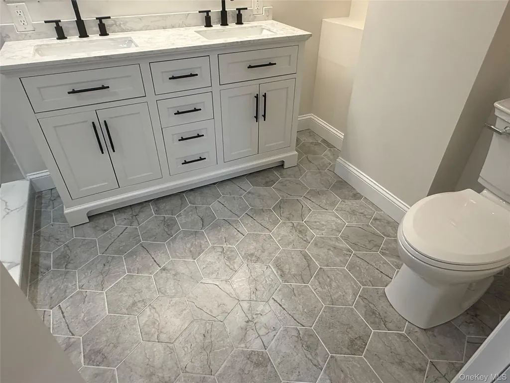 2288 River Road Calverton NY 11933