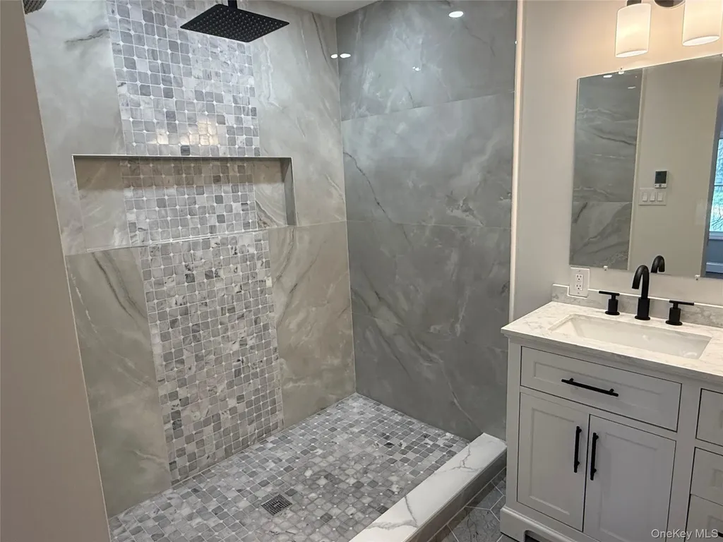 2288 River Road Calverton NY 11933