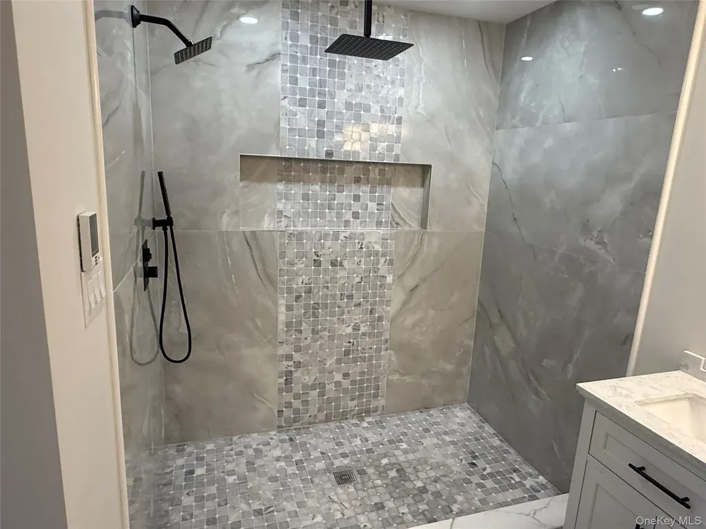 2288 River Road Calverton NY 11933