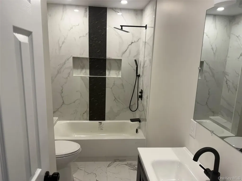 2288 River Road Calverton NY 11933