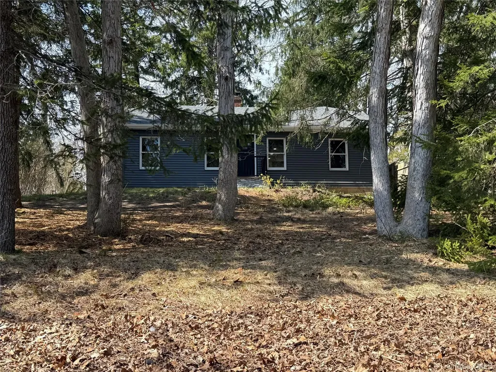 2288 River Road Calverton NY 11933