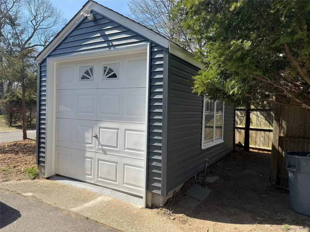 2288 River Road Calverton NY 11933