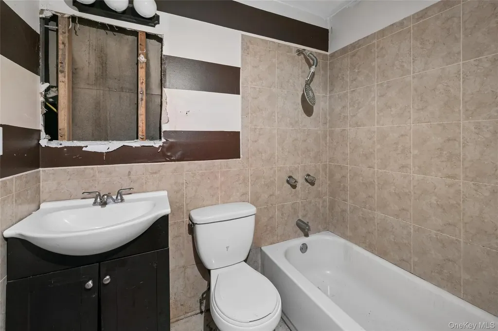 99 Wilson Avenue Amity Harbor NY 11701
