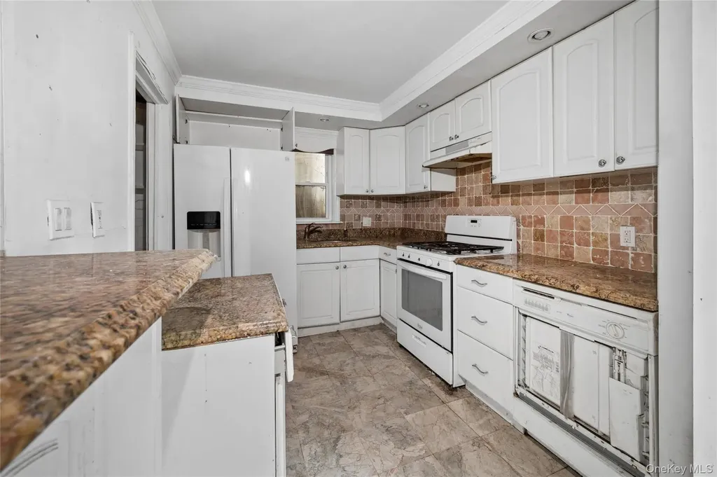 99 Wilson Avenue Amity Harbor NY 11701