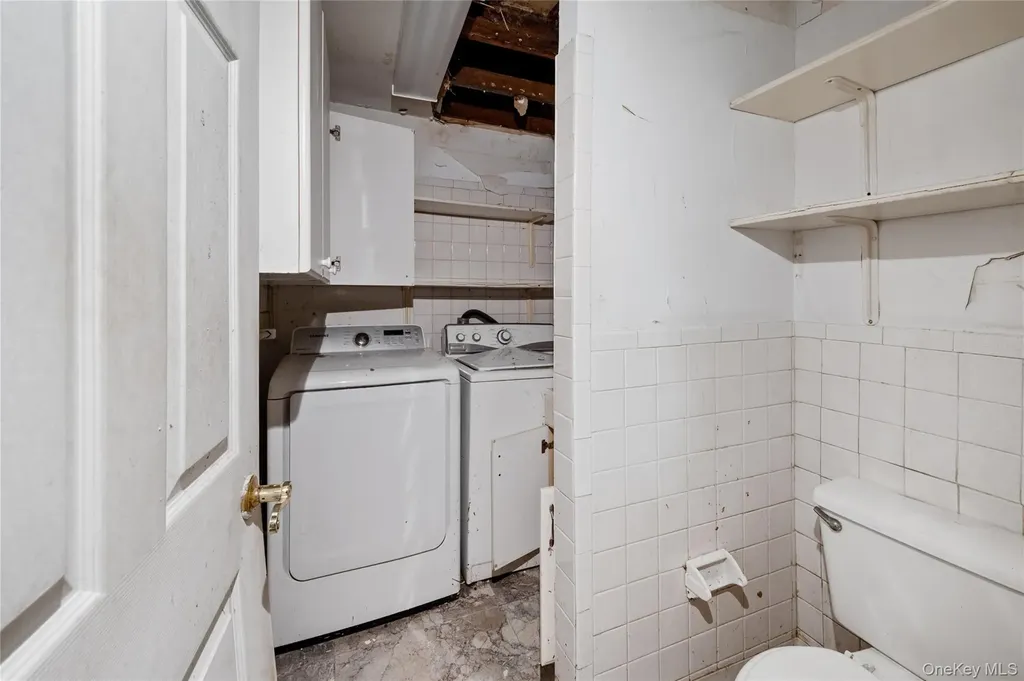 99 Wilson Avenue Amity Harbor NY 11701