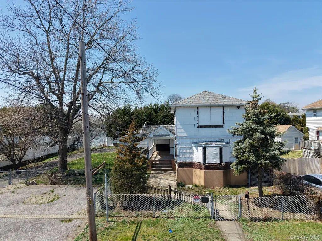 99 Wilson Avenue Amity Harbor NY 11701