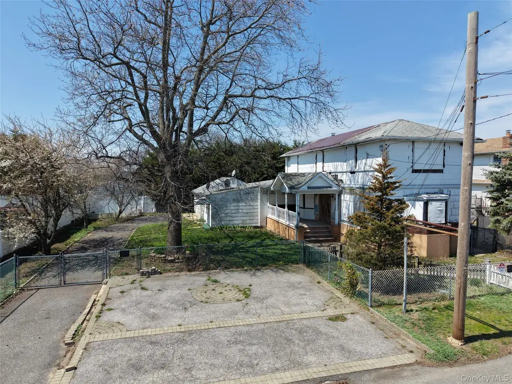 99 Wilson Avenue Amity Harbor NY 11701