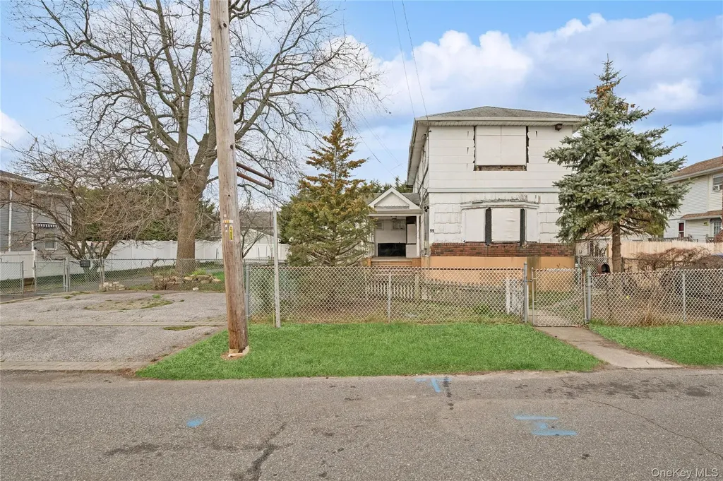 99 Wilson Avenue Amity Harbor NY 11701
