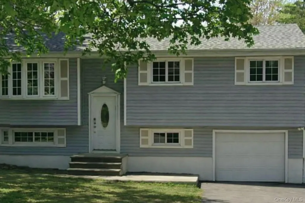 8 Fort Worth Place Monroe NY 10950