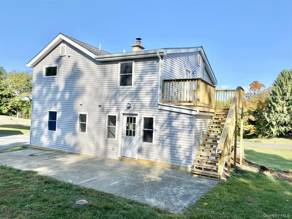 58 West Dorsey Hyde Park NY 12538