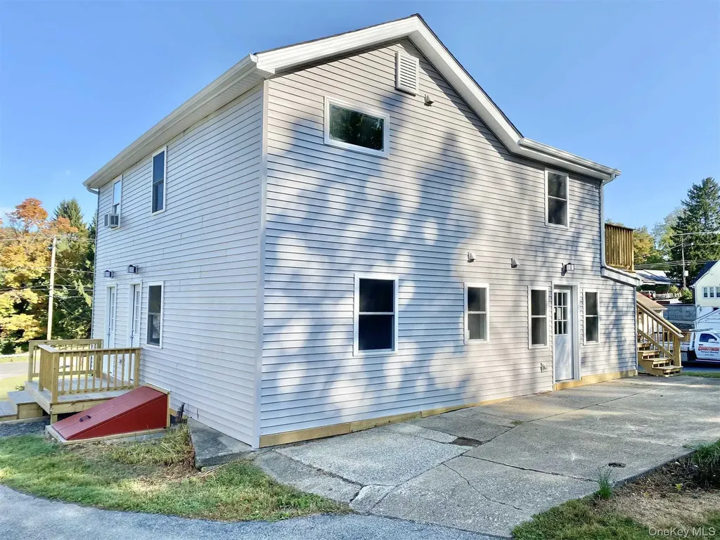 58 West Dorsey Hyde Park NY 12538