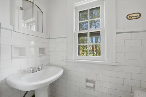 930 Grant Avenue Pelham NY 10803