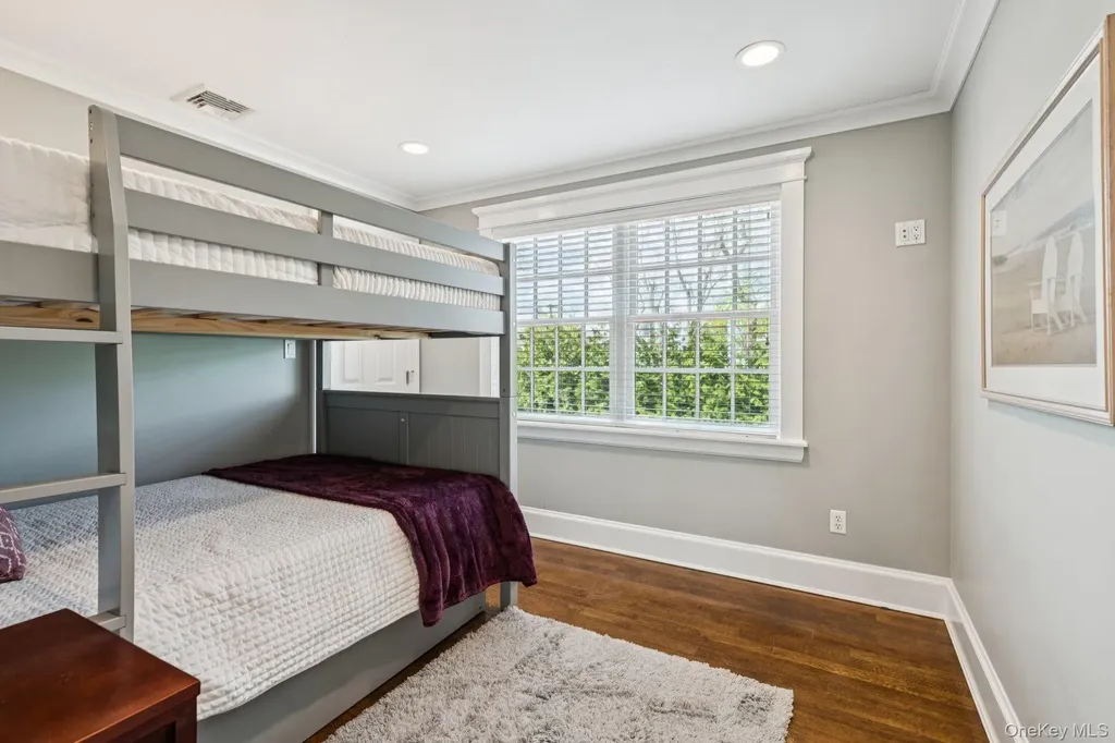 155 Bengeyfield Drive East Williston NY 11596