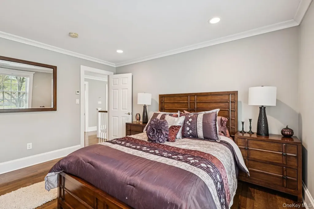 155 Bengeyfield Drive East Williston NY 11596
