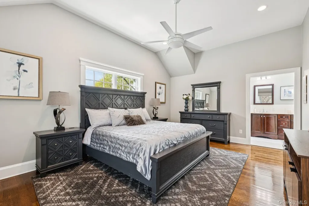 155 Bengeyfield Drive East Williston NY 11596