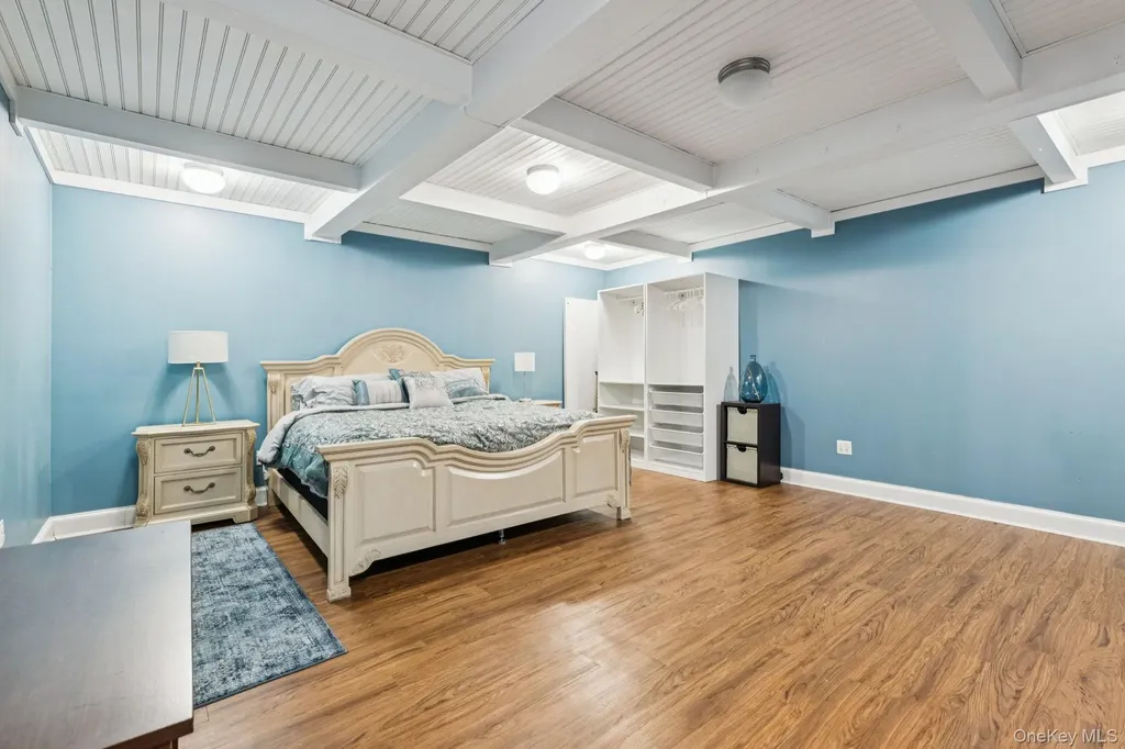 155 Bengeyfield Drive East Williston NY 11596