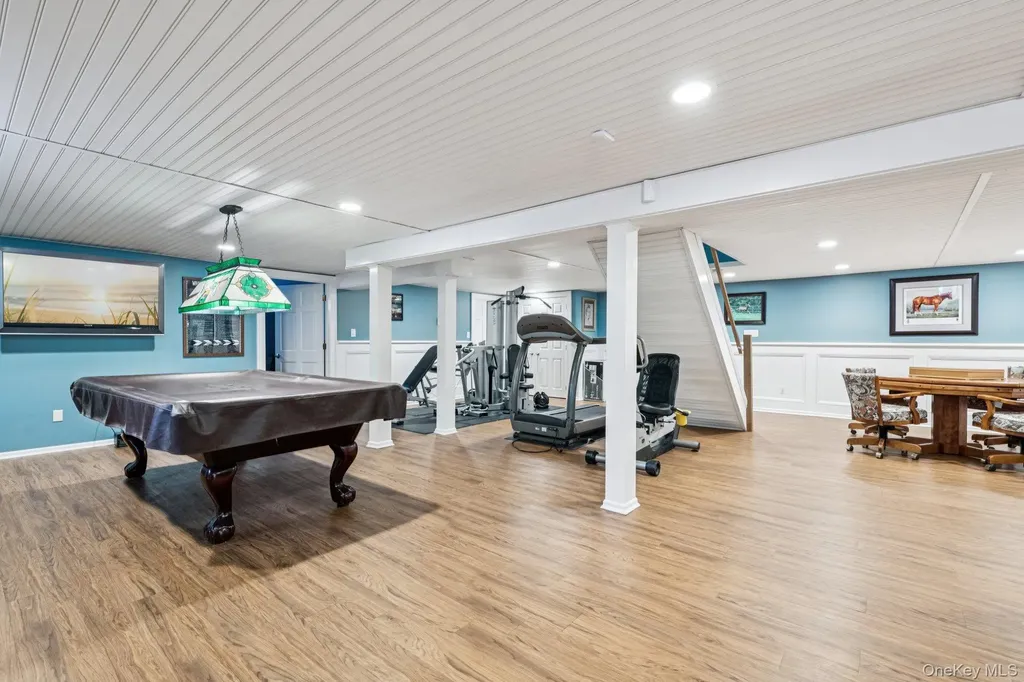 155 Bengeyfield Drive East Williston NY 11596