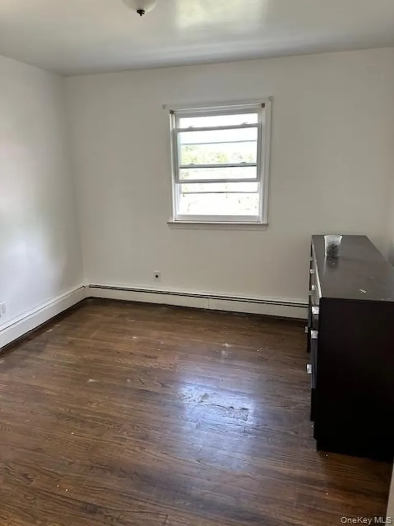 41 Clement Street Glen Cove NY 11542