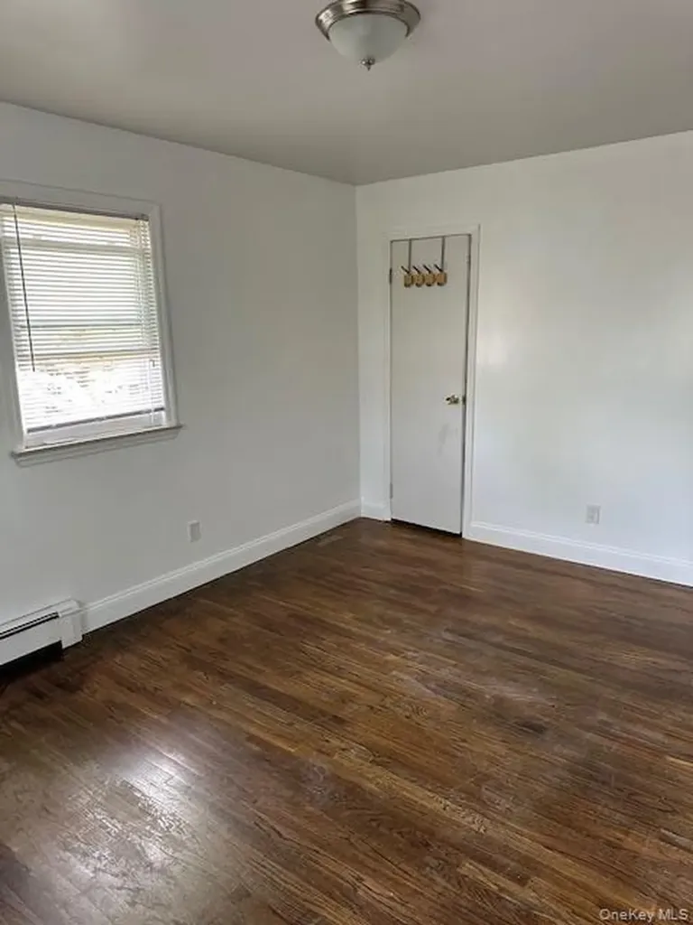 41 Clement Street Glen Cove NY 11542
