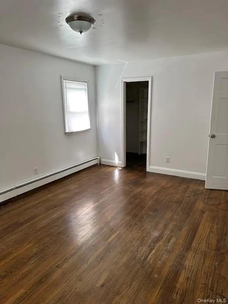 41 Clement Street Glen Cove NY 11542
