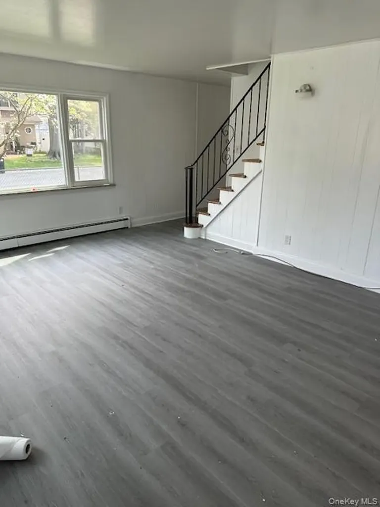 41 Clement Street Glen Cove NY 11542